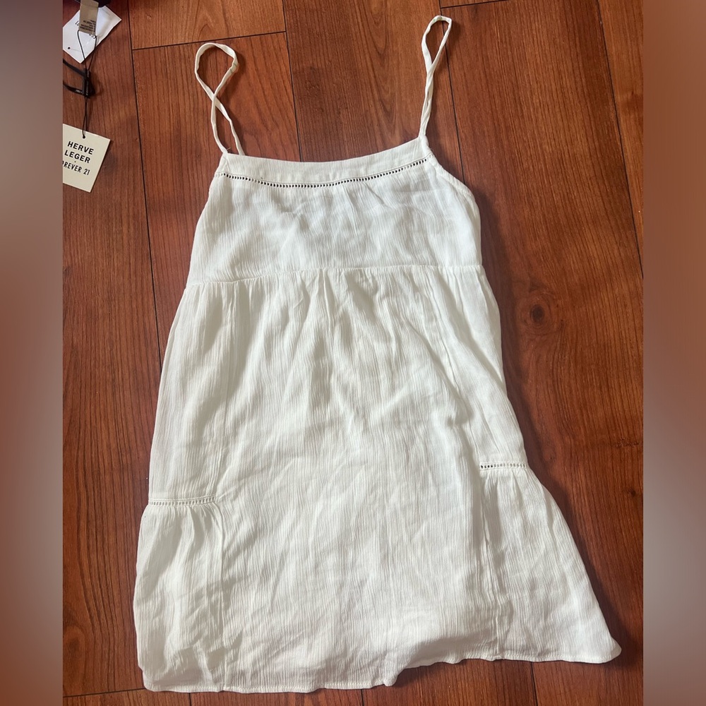 White flowwy mini summer sundress